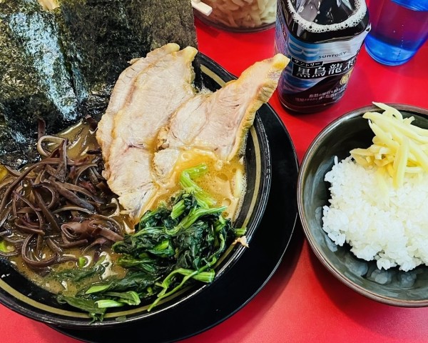 「チャーシューメン3枚　小ライス」@家系ラーメン 王道 神道家の写真