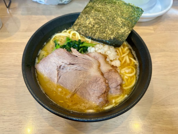 「豚骨醤油ラーメン」@とんこつラーメン凰櫻の写真