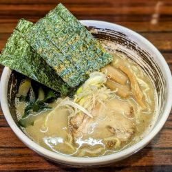 あごらあめん（900円）