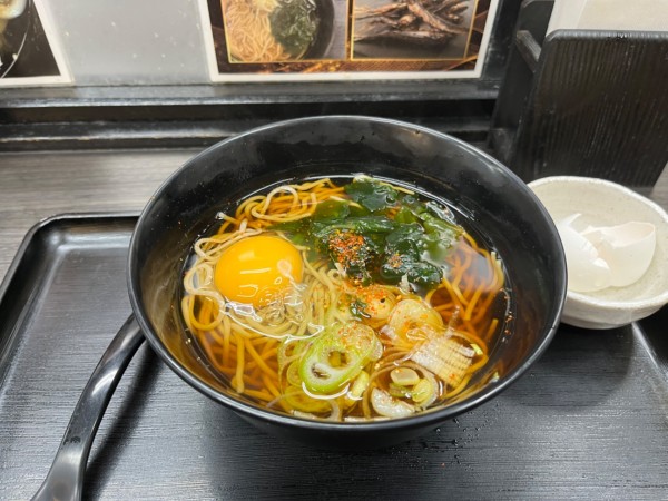 「かけそば420円 卵無料」@にゅー曳舟そばの写真