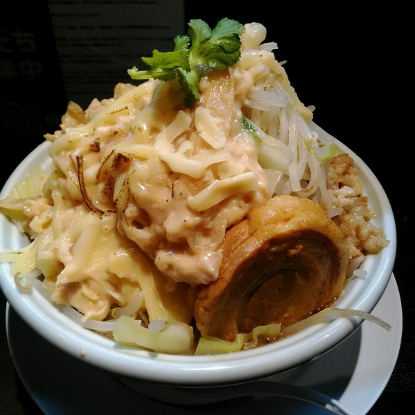 「シュクメルリ二郎系らーめん」@らーめん 三極志の写真