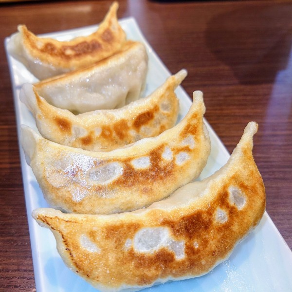 「手作り焼き大餃子」@青山餃子房 浜松町店の写真