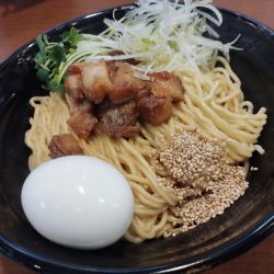 油そば長後本店味(中盛同料金)(790)＋味玉(週末100）