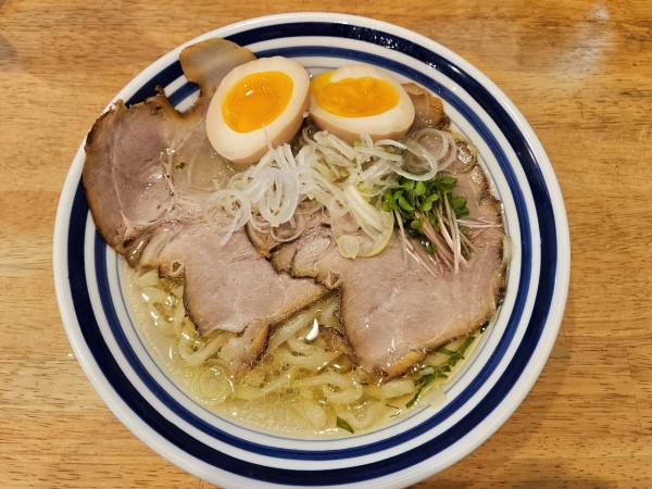 「味付玉子入り塩らーめん」@らーめん Cielの写真