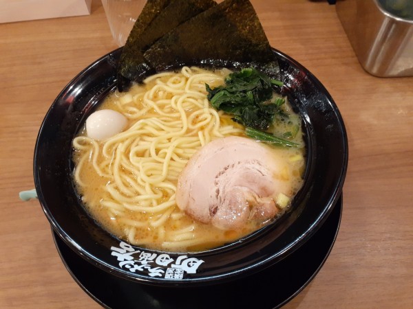 「ラーメン、大盛」@町田商店 新百合ヶ丘駅前店の写真