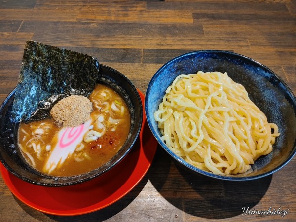 「濃厚魚介つけ麺（980円）」@麺と飯 トンじろの写真