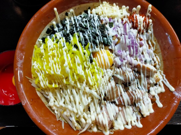 「【限定】二ボBうぉん大1400円+たくあん50円+生卵70円」@豚星。の写真