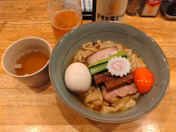「油そば(味玉入り)出汁スープ付き¥1100+麦酒¥650-」@だしと麺 遊泳の写真
