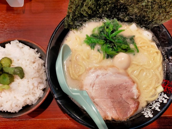 「塩ラーメン800円+のり(クーポン無料)」@極味家 大倉山店の写真