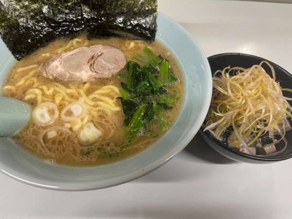「正油（中）　チャーシュー丼」@ラーメン屋 けんの写真