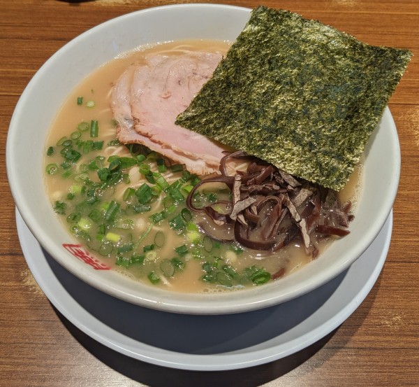 「ラーメン + 替え玉」@九州ラーメン つばめ軒の写真