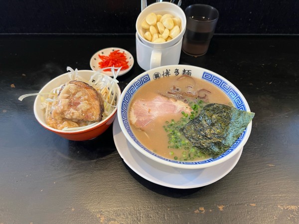 「長浜ラーメン　ネギ豚アブライス」@とんこつラーメン男盛の写真