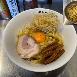 リッチ釜玉中華そば900円 +替え玉200円