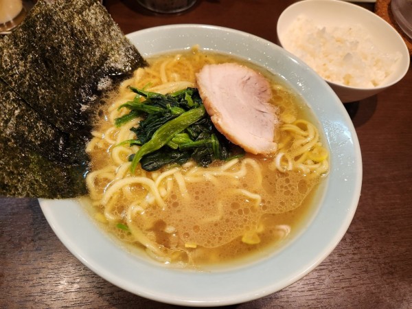「らーめん+ライス」@横浜家系らーめん いずみ家の写真
