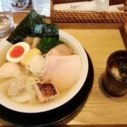 さくららーめん(しお)(1680円)＋鴨ワンタン二個追加