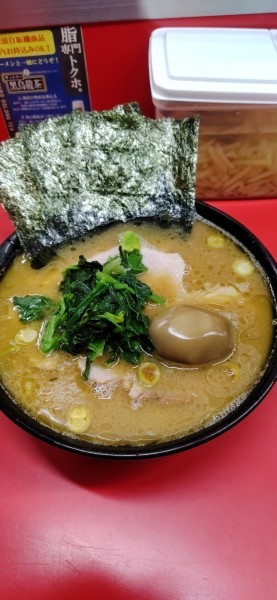「チャーシューメン+味玉」@ラーメン杉田家の写真