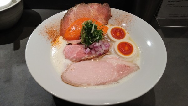 「特上地鶏白湯らぁ麺」@Ramen Afro Beatsの写真