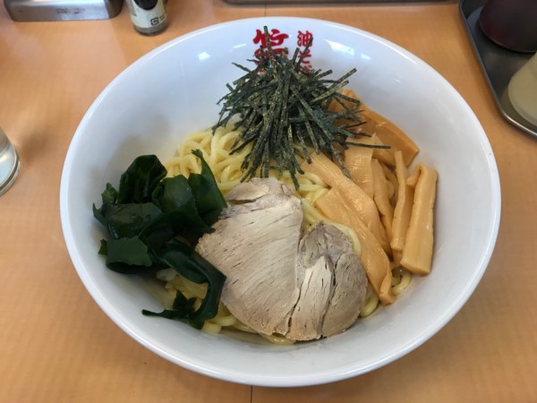 「油そば（大盛）830円＋クーポン味玉」@油そば専門店 笑麺亭の写真