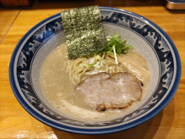 「濃熟塩らーめん」@○心厨房の写真