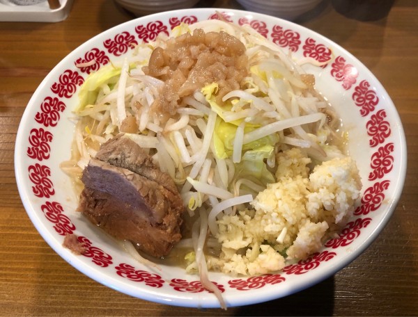 「ミニ＋50円トッピング×2」@草津温泉 濃厚豚骨ラーメン 豚りんのの写真