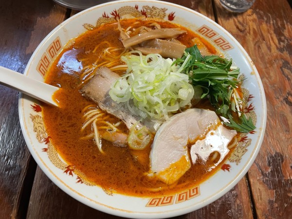 「辛い中華そば（醤油）」@つけ麺 結心の写真