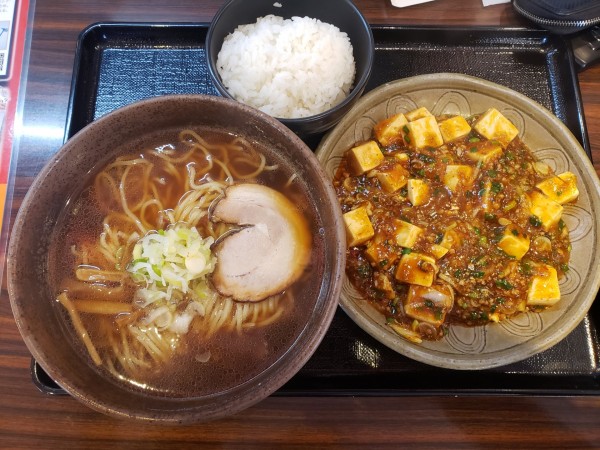 「麻婆豆腐＋醤油ラーメン＋ライス」@麺処 七転八起の写真