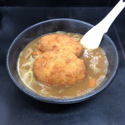 コロッケカレーラーメン