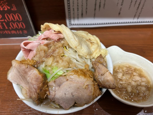 「ラーメン中¥1000+豚増しMIX¥350+南部せんべい¥150」@どでん 西川口店の写真