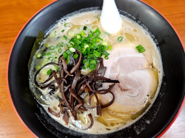 「こってりとんこつらーめん」@麺屋すぎ多 掛川店の写真