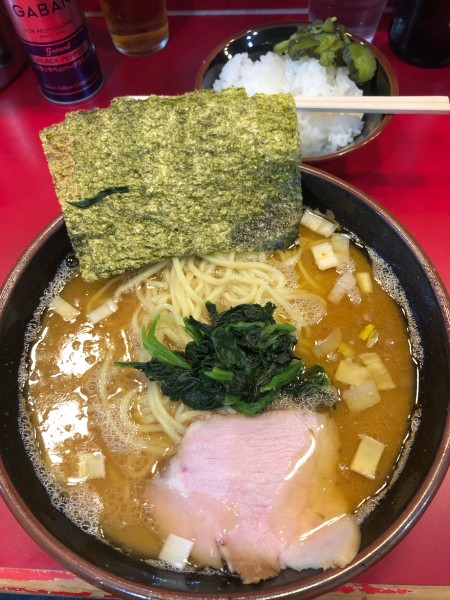 「ラーメン　中盛　脂多め」@らーめん 谷瀬家 新橋店の写真