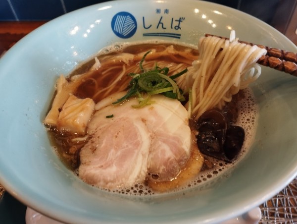 「イカ煮干しらぁ麺(970)」@湘南しんばの写真