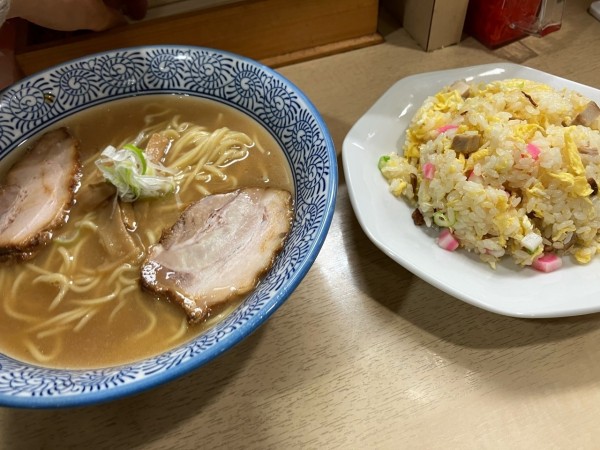「半チャーハンセット1180円」@長州ラーメン 万龍軒 富士見店の写真