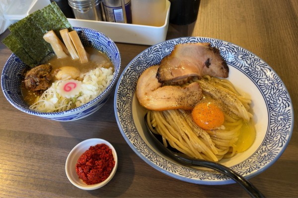 「辛つけ麺(並) 釜玉ver＋特製トッピング」@狼煙 〜NOROSHI〜の写真