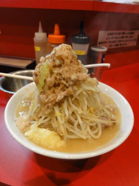 「900円全部生卵50円」@ラーメン ヨシトミの写真