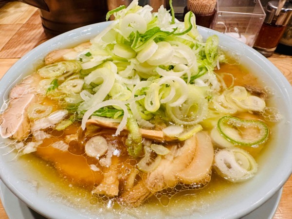 「中華そば+ネギ【1050円】」@シンちゃんラーメンの写真