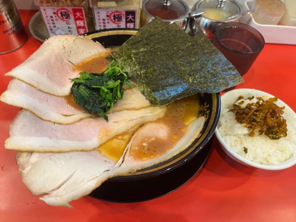 「チャーシューメン中」@家系ラーメン大輝家 日吉店の写真
