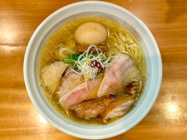 「★＜特別営業＞はかた地鶏の淡麗 塩蕎麦🍜¥1,100」@麺処 ほん田 東十条店の写真