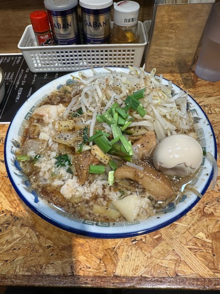 「スタミナラーメン+麺大盛+生玉子」@スタミナラーメンのかたの写真