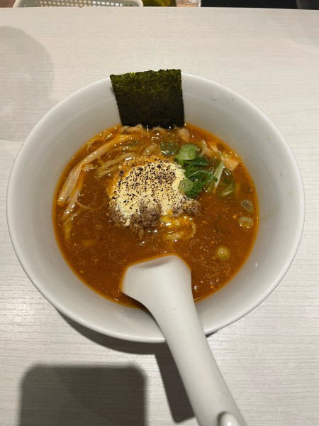 「炙り粉チーズ旨辛味噌らーめん(1200円)期間限定」@淡麗拉麺 己巳の写真