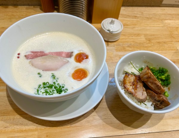 「獅子丸ぱいたんらぁめん、炙りチャーシュー丼」@麺家 獅子丸の写真