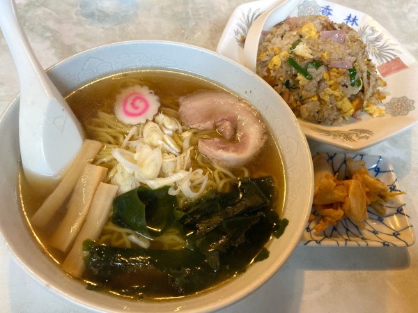 「ラーメン半チャーハン 900円」@中華料理 香林の写真