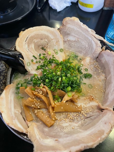 「函館塩チャーシュー麺(大盛り)」@北海道らーめん 味源 立川北口店の写真