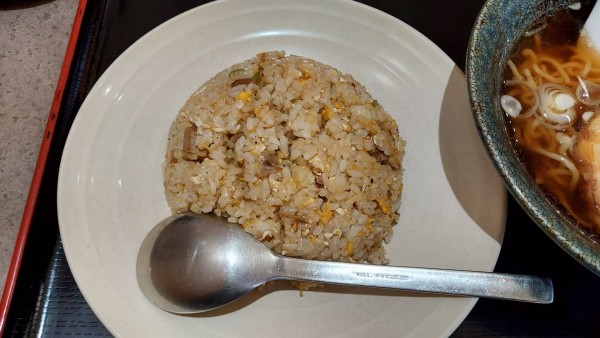 「チャーハンと半ラーメンセット 1000円」@らーめん あいちゃく亭の写真