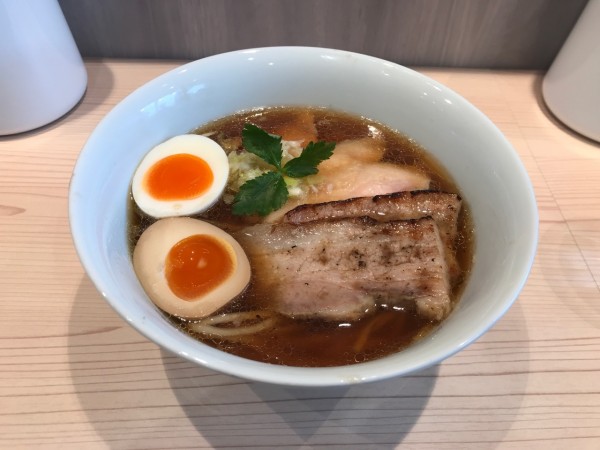 「特製しょうゆらーめん」@らーめん藁の写真