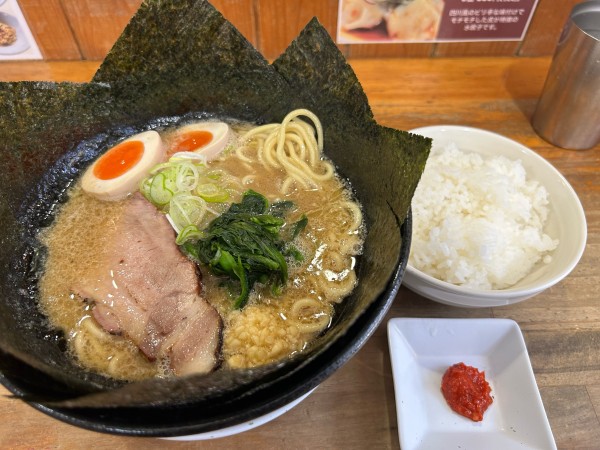「【限定】むじゃき家豚骨醤油ラーメン1000円、ライス、海苔」@麺屋 むじゃきの写真
