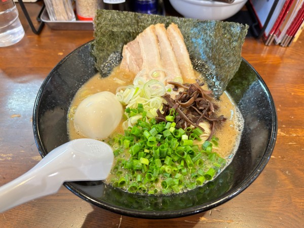 「特製茨城豚骨まる」@博多ラーメン とんこつ家の写真