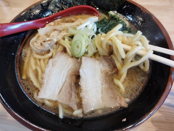 「醤油らーめん(780)」@麺や 笑味寿の写真