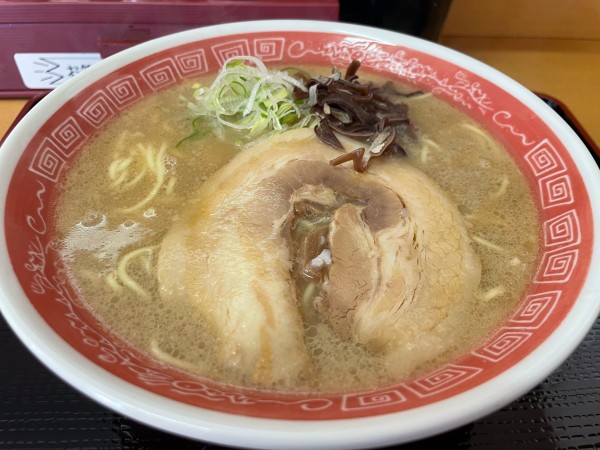 「博多だるま　濃厚豚骨らーめん」@めん六や 小名浜店の写真