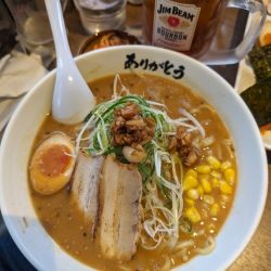 ミニ生ビール＋ウーロンハイ＋味噌とんこつ＋3品盛り