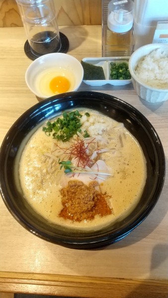 「極み味噌880円、たまごかけごはん150円」@らーめん、肉丼ぶり 吉成鶏白湯 鶏神の写真